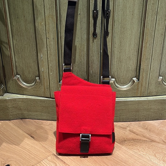 Red Felt Crossbody Bag - Picture 2 of 3